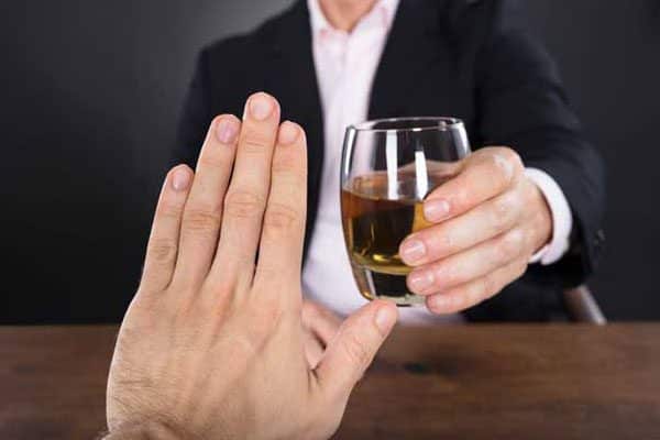 مراحل ترک اعتیاد الکل در کلینیک تخصصی در تهران