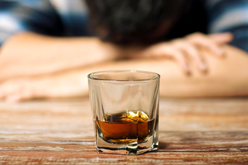خطرات ویروس کرونا برای مصرف کنندگان الکل