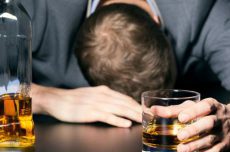 نشانه های اعتیاد به الکل چیست
