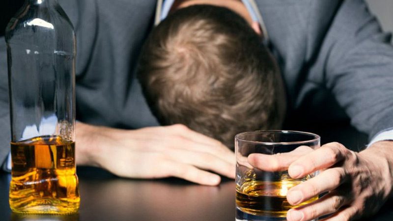 نشانه های اعتیاد به الکل چیست