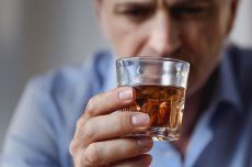 نوشیدن الکل و تاثیر آن بر هورمون های بدن